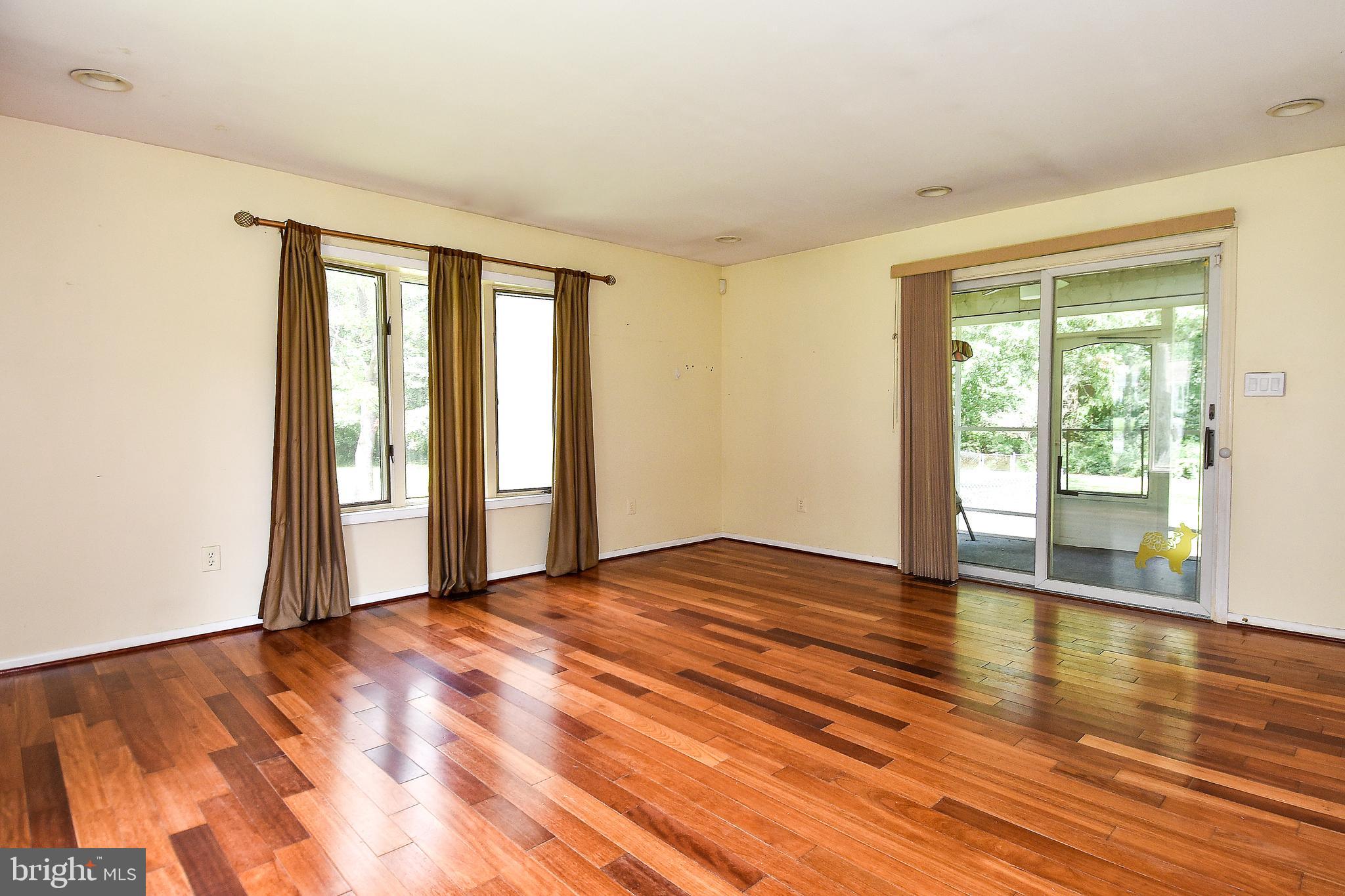 1704 Turkey Point Road Baltimore, MD 21221 - Photo 15 of 35