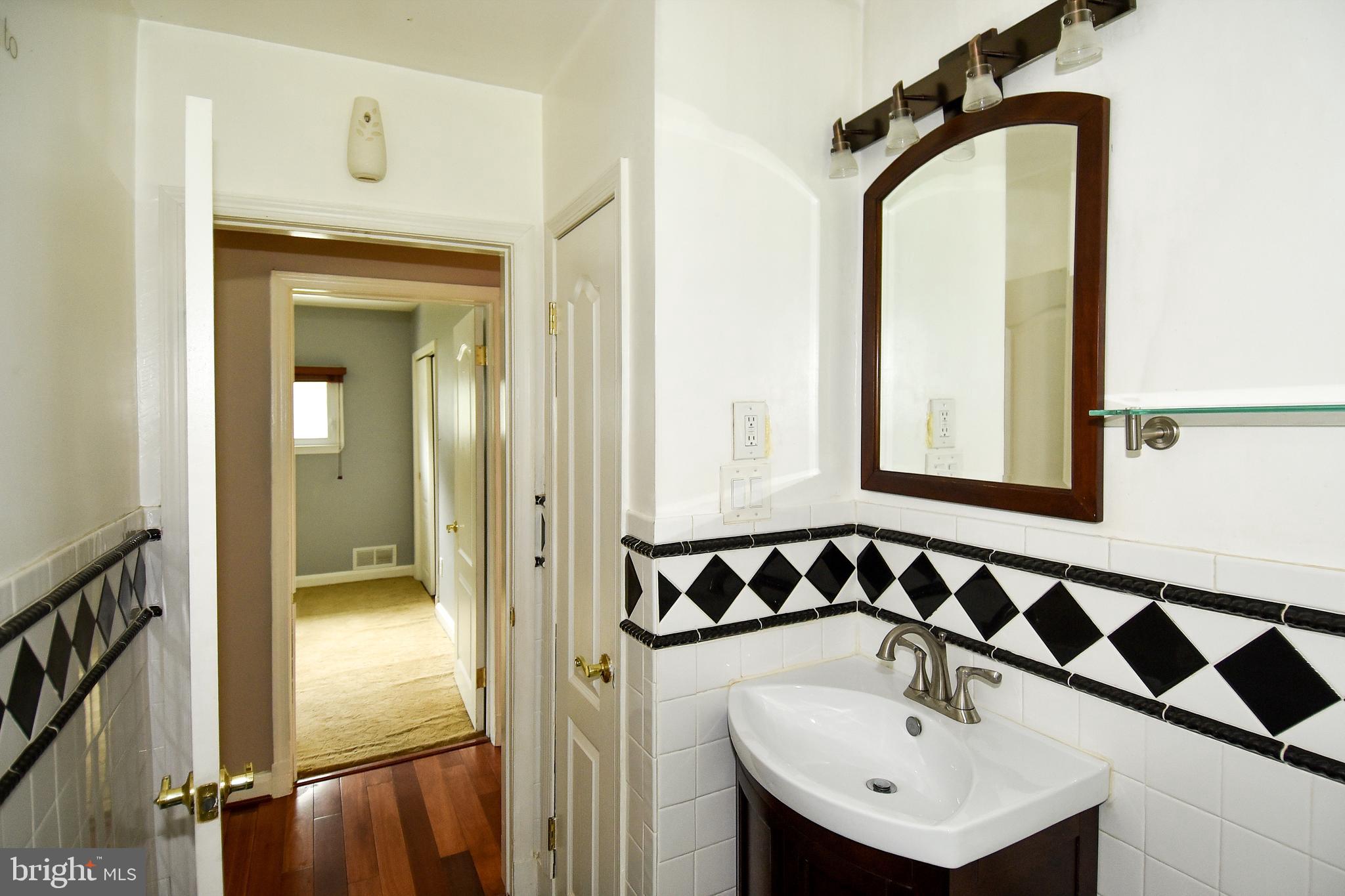 1704 Turkey Point Road Baltimore, MD 21221 - Photo 17 of 35