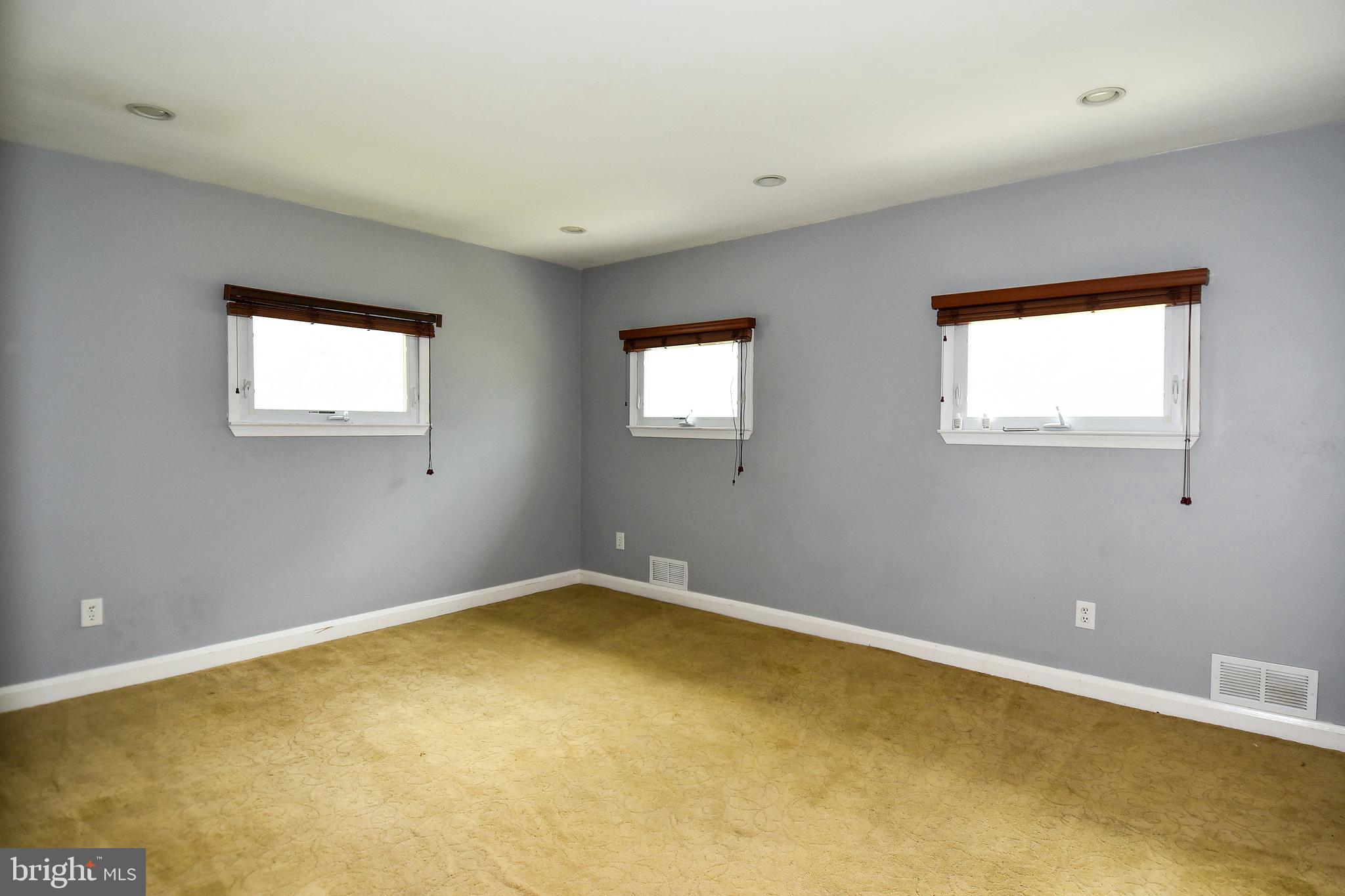 1704 Turkey Point Road Baltimore, MD 21221 - Photo 18 of 35