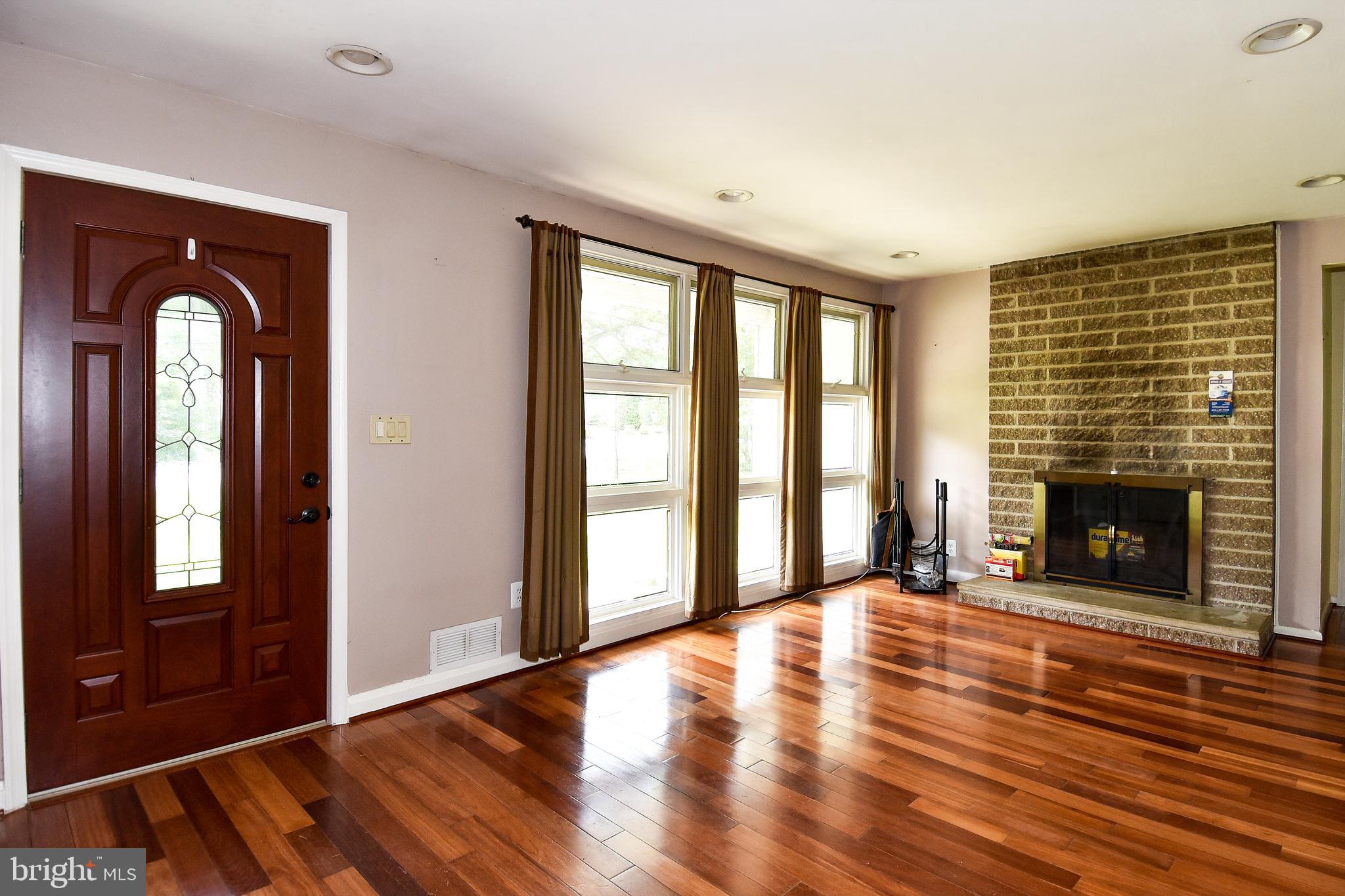 1704 Turkey Point Road Baltimore, MD 21221 - Photo 3 of 35