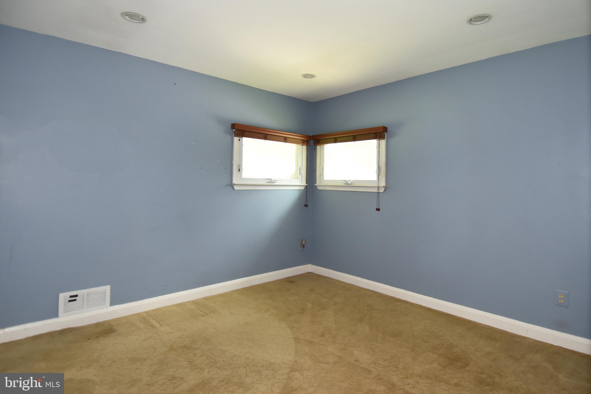 1704 Turkey Point Road Baltimore, MD 21221 - Photo 21 of 35