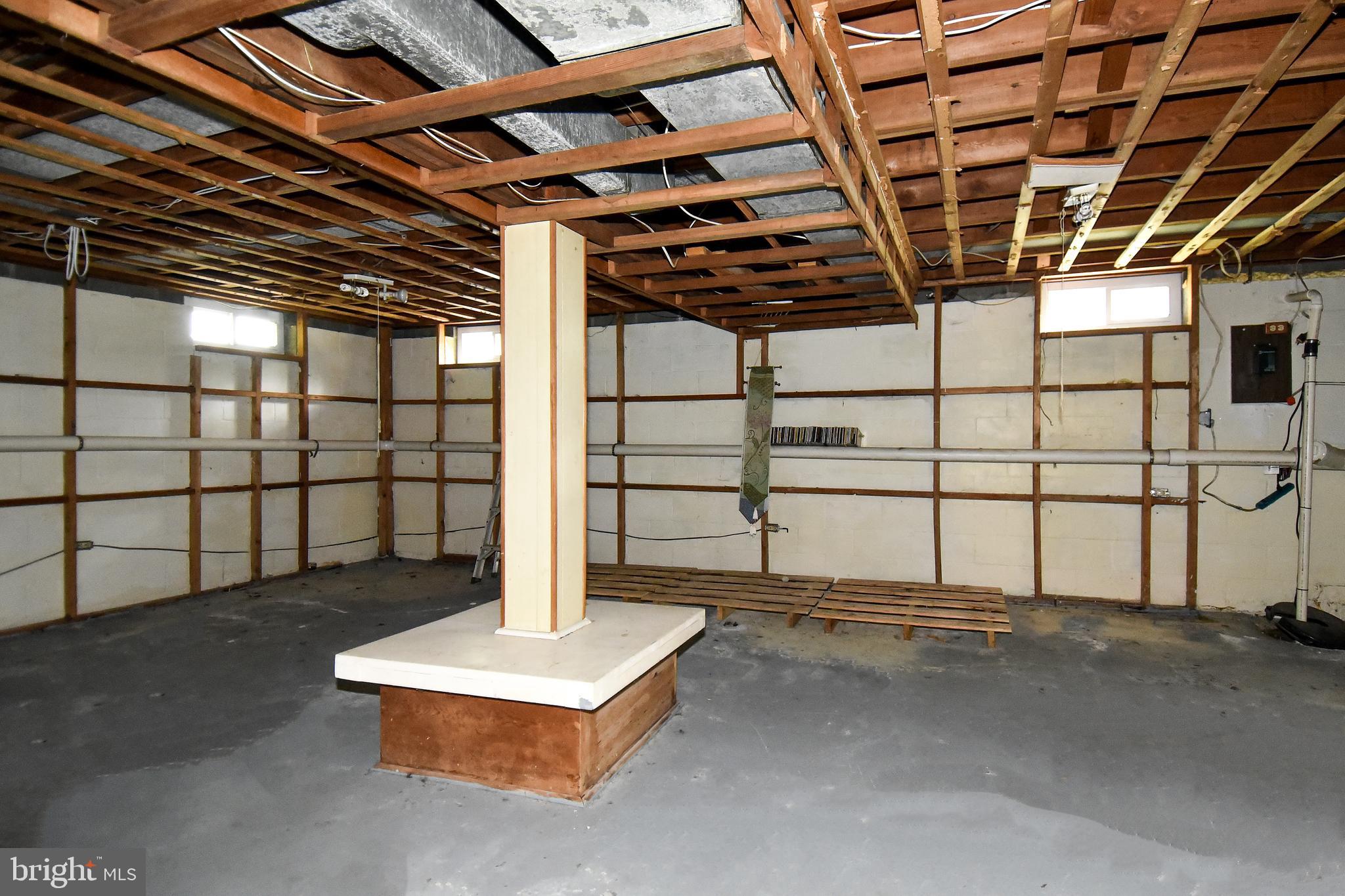 1704 Turkey Point Road Baltimore, MD 21221 - Photo 23 of 35