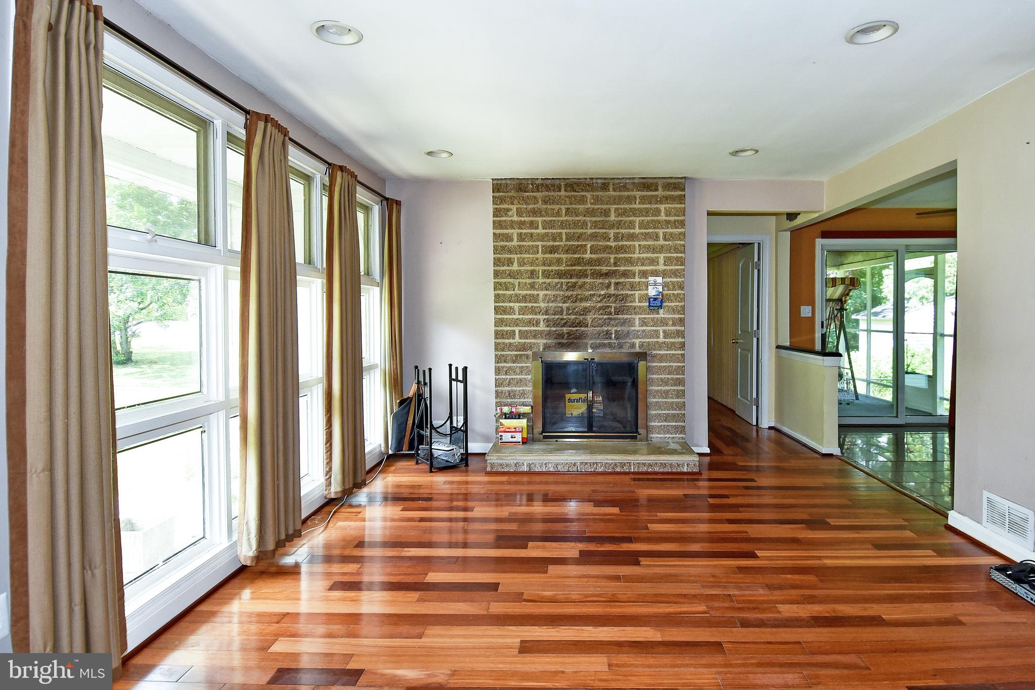 1704 Turkey Point Road Baltimore, MD 21221 - Photo 4 of 35