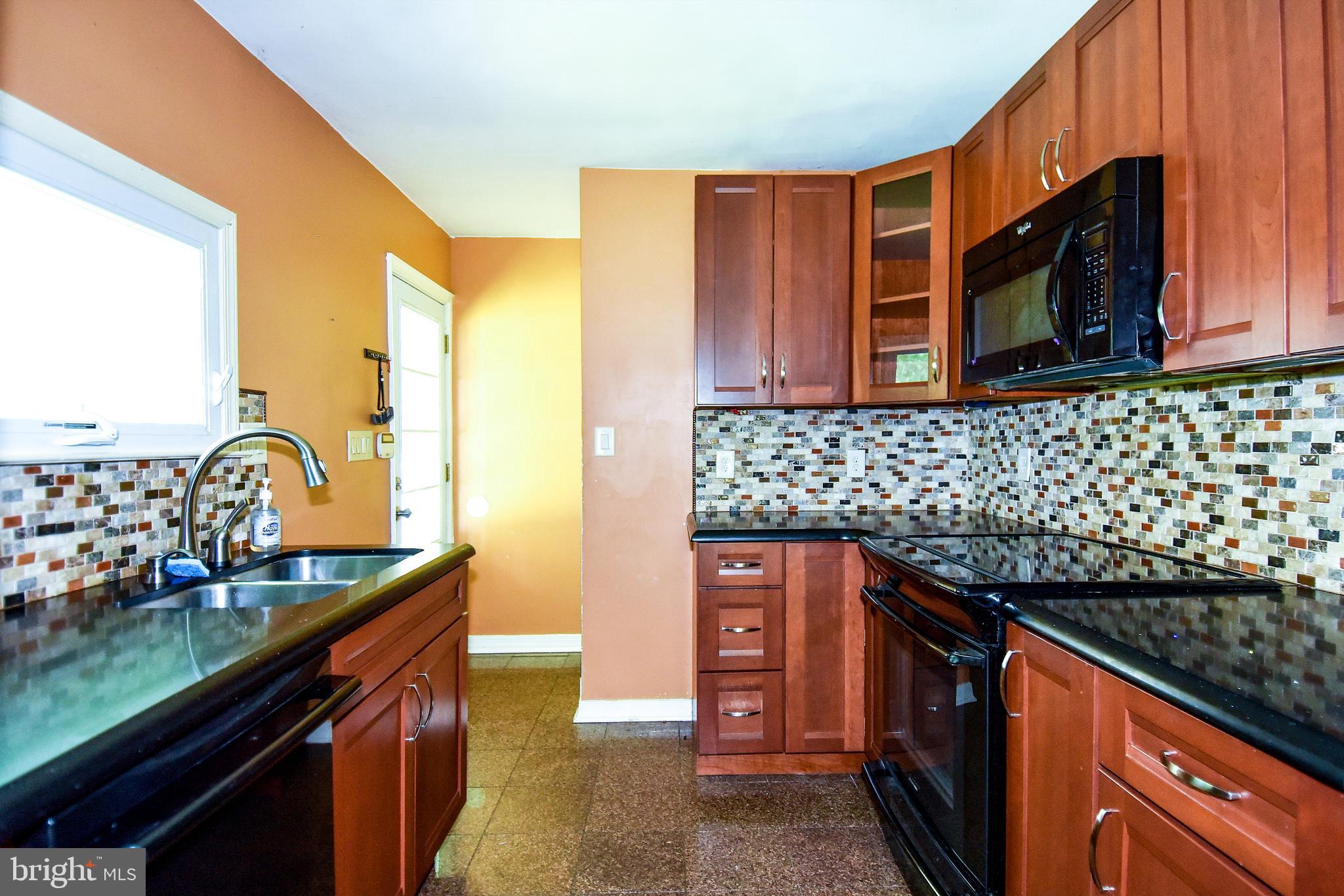 1704 Turkey Point Road Baltimore, MD 21221 - Photo 7 of 35
