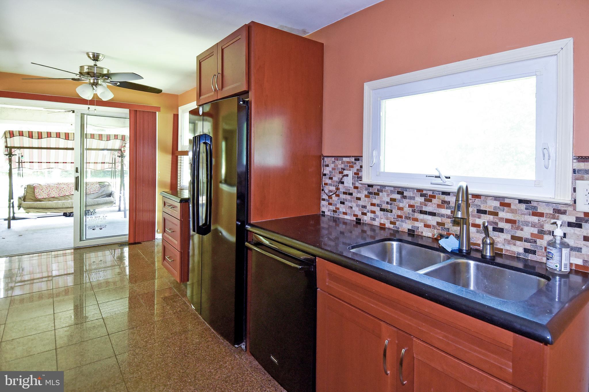 1704 Turkey Point Road Baltimore, MD 21221 - Photo 8 of 35
