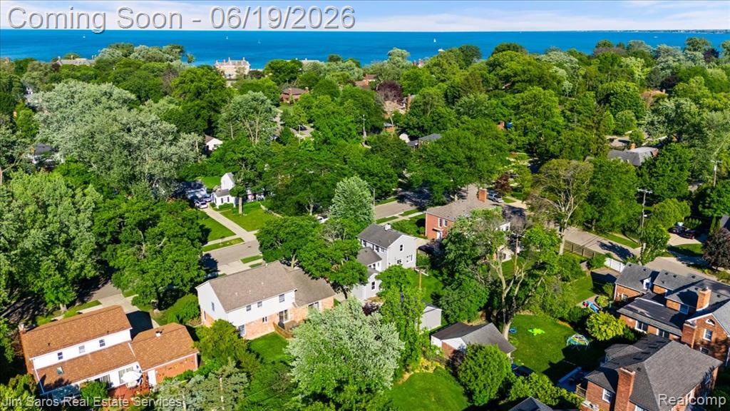 615 Lakepointe Street Grosse Pointe, MI 48230 - Photo 3 of 34