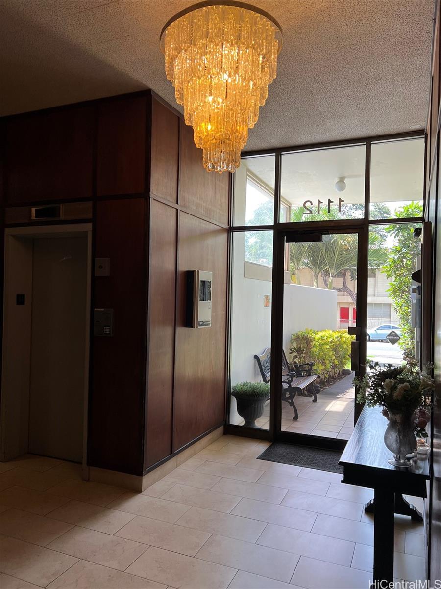 1112 Kinau Street, Unit 506 Honolulu, HI 96814 - Photo 2 of 12 a view of a living room