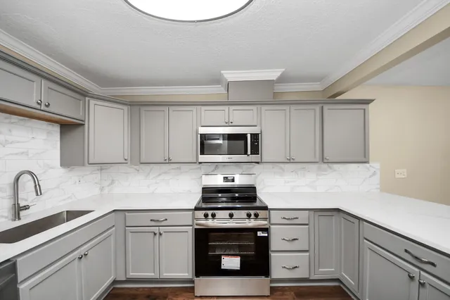 $270,000 | 7406 West Lambuth Lane, Deer Park, TX 77536