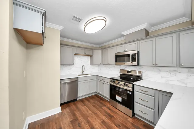 $270,000 | 7406 West Lambuth Lane, Deer Park, TX 77536