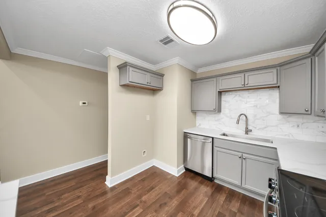 $270,000 | 7406 West Lambuth Lane, Deer Park, TX 77536