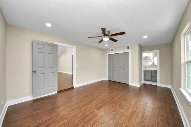 $270,000 | 7406 West Lambuth Lane, Deer Park, TX 77536