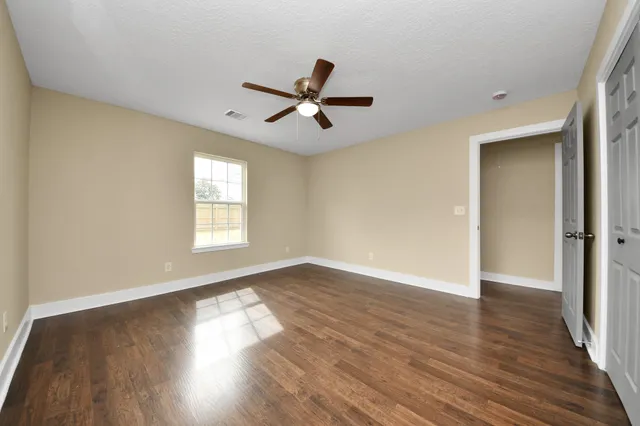 $270,000 | 7406 West Lambuth Lane, Deer Park, TX 77536