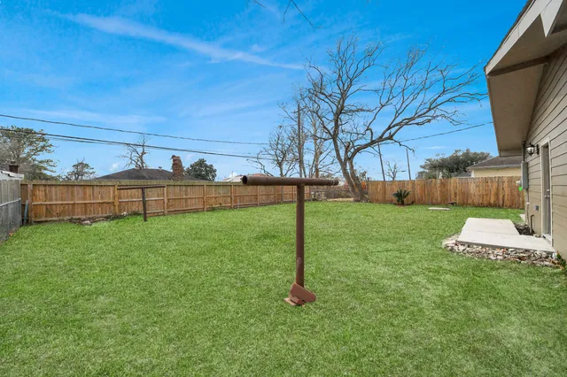 $270,000 | 7406 West Lambuth Lane, Deer Park, TX 77536