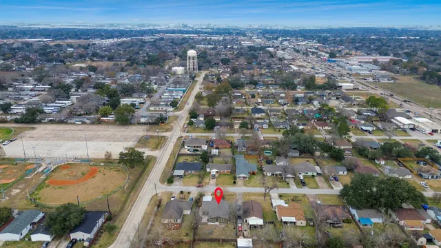 $270,000 | 7406 West Lambuth Lane, Deer Park, TX 77536