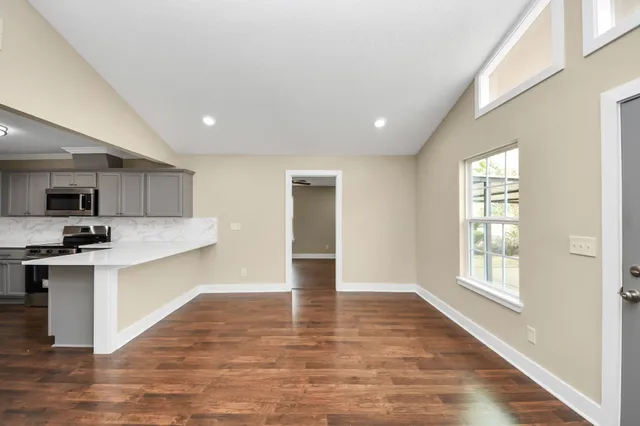 $270,000 | 7406 West Lambuth Lane, Deer Park, TX 77536