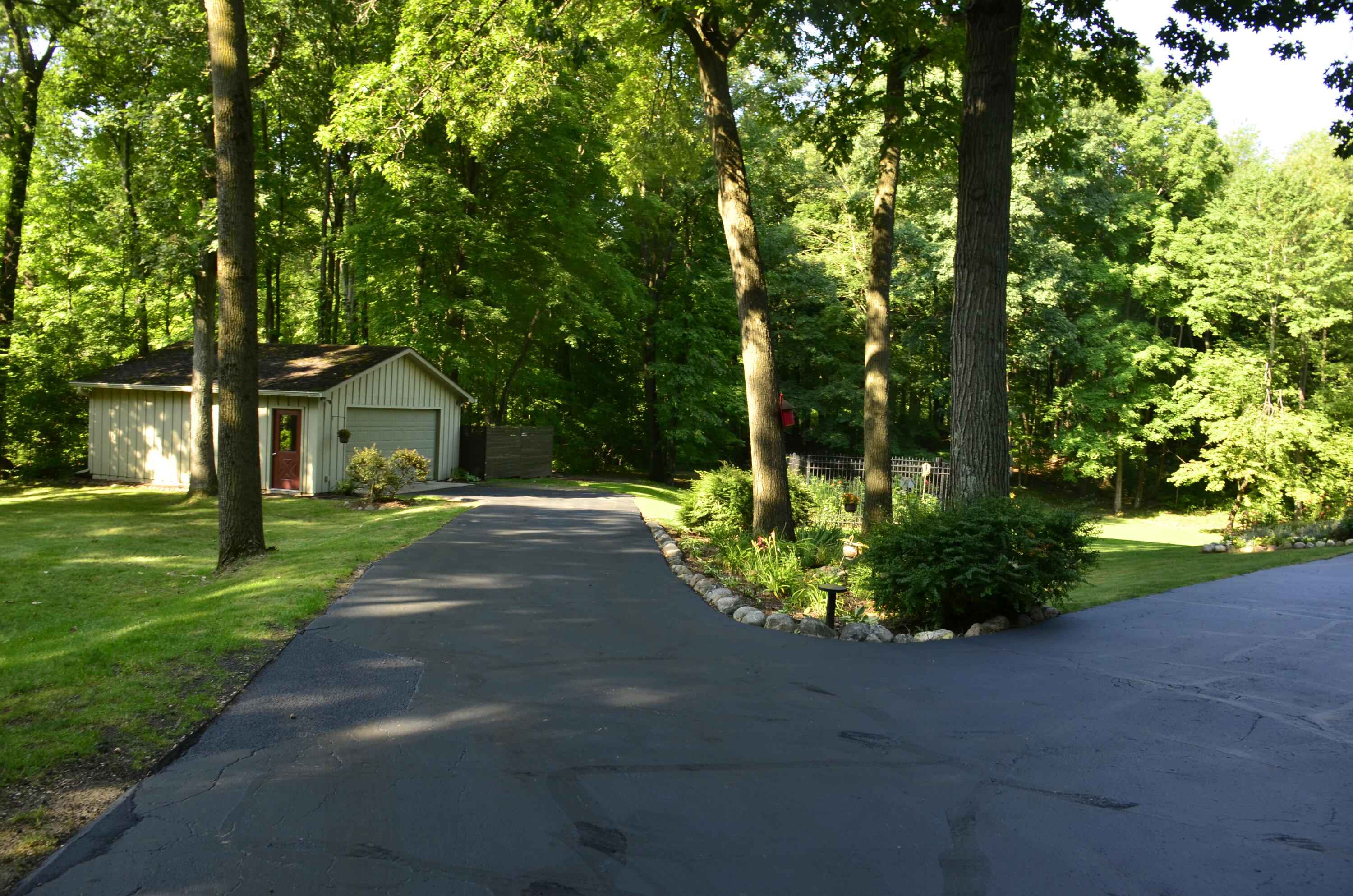 6900 Thorne Road Horton, MI 49246 - Photo 70 of 101 Thorn driveway split