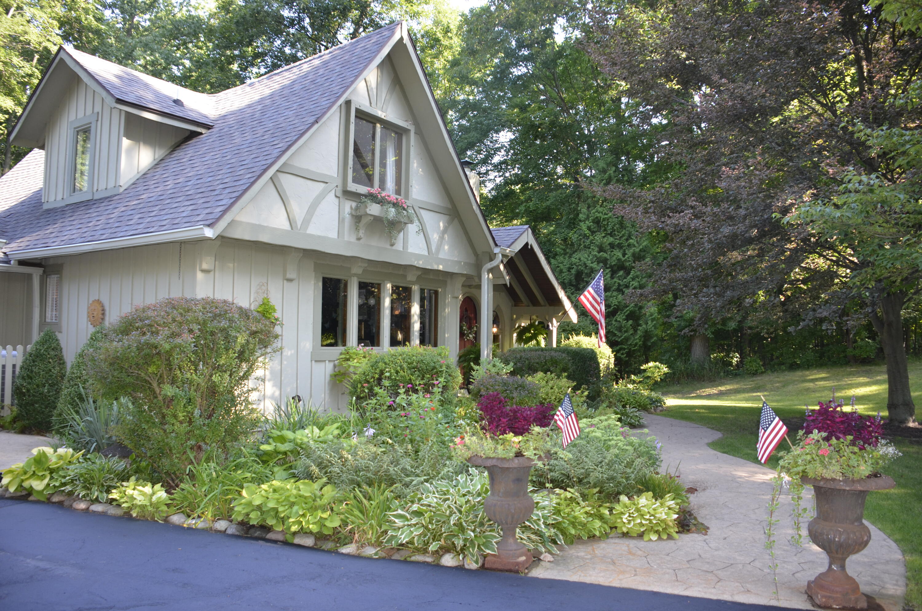6900 Thorne Road Horton, MI 49246 - Photo 91 of 101 thorne house front angle