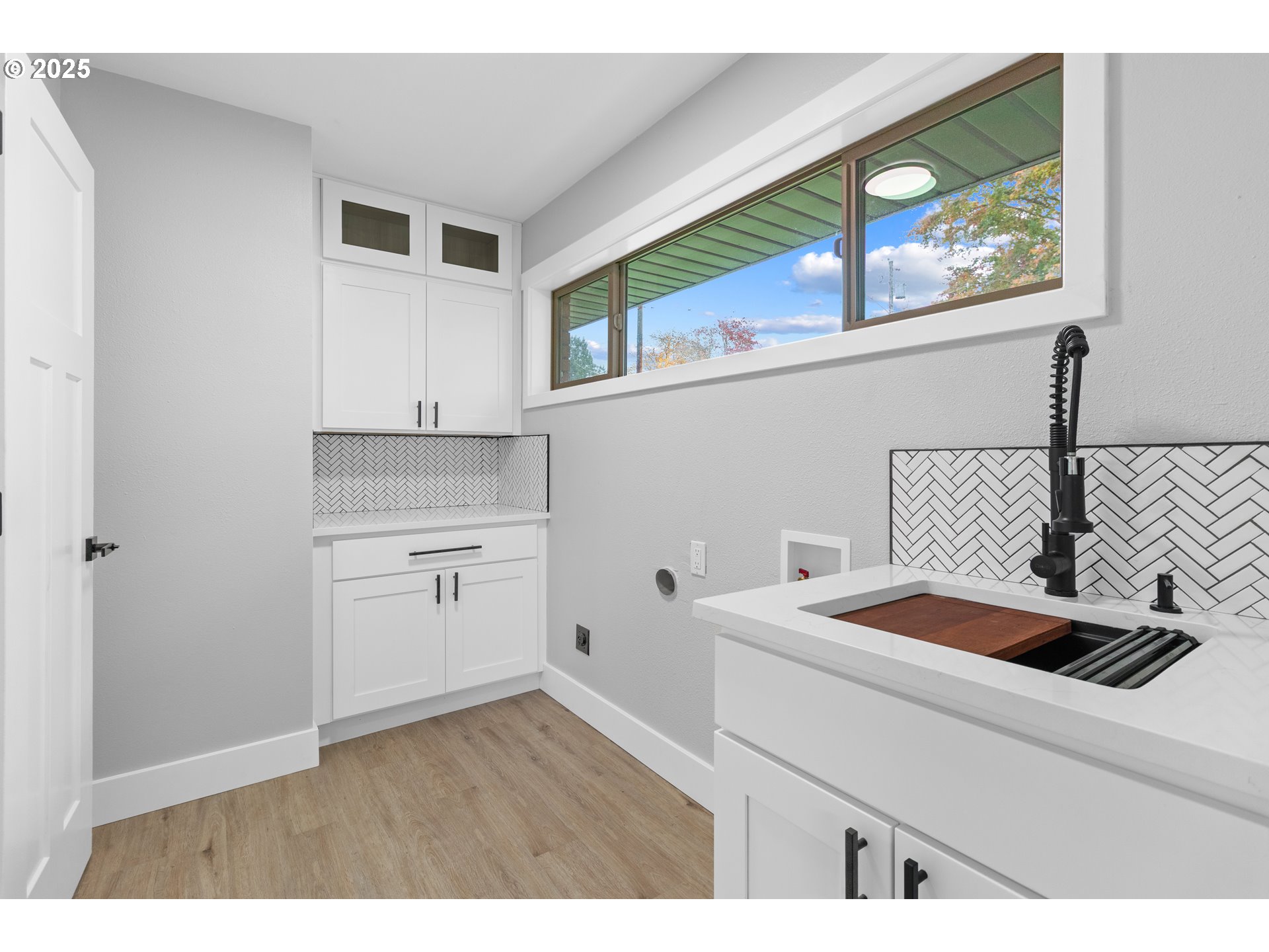 2859 Northeast 2nd Avenue Camas, WA 98607 - Photo 29 of 48 a utility room with sink dryer and washer