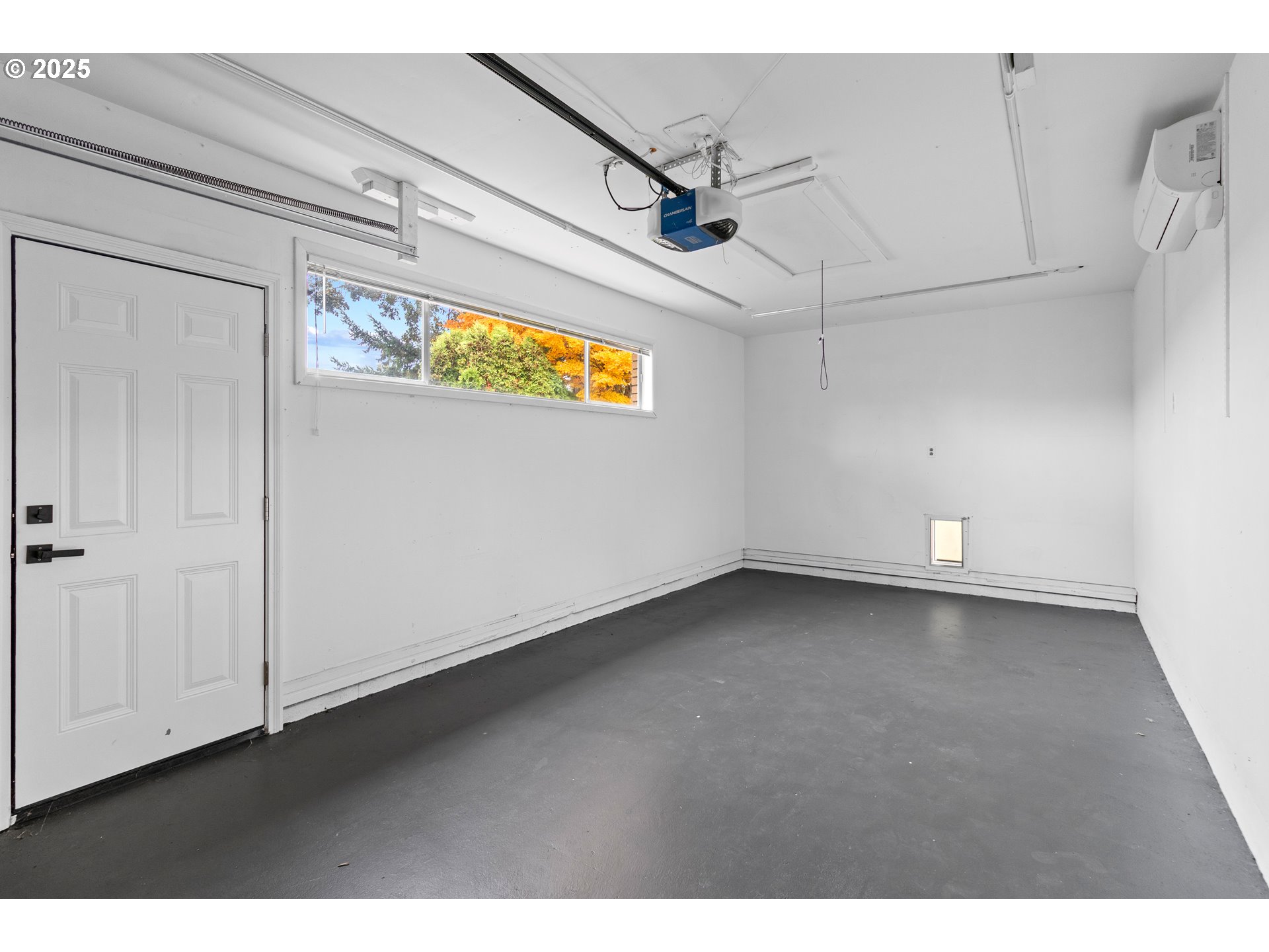 2859 Northeast 2nd Avenue Camas, WA 98607 - Photo 30 of 48 a view of a garage