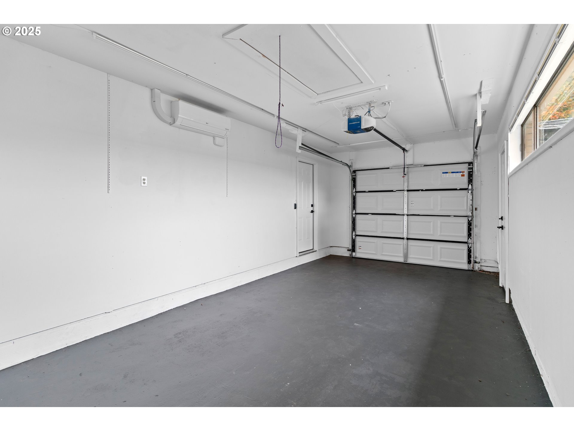 2859 Northeast 2nd Avenue Camas, WA 98607 - Photo 31 of 48 a view of a garage