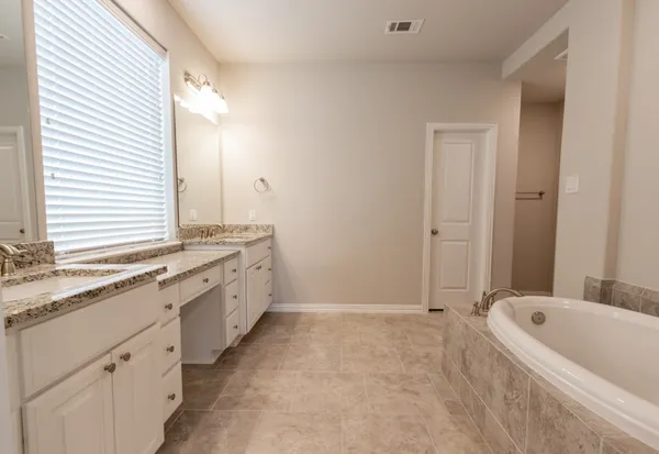 $645,000 | 2831 Maple Oak Lane, Manvel, TX 77578