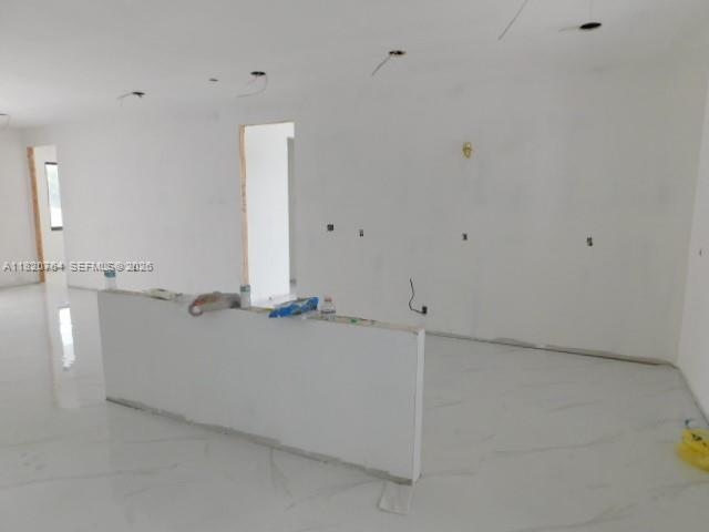 160 North Isora Street Clewiston, FL 33440 - Photo 11 of 26 a view of a room