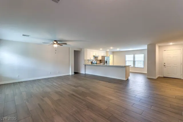 $2,400 | 2705 Port Lewis Avenue, Henderson, NV 89052