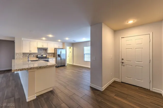 $2,400 | 2705 Port Lewis Avenue, Henderson, NV 89052