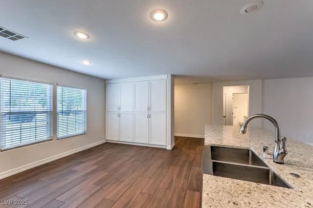 $2,400 | 2705 Port Lewis Avenue, Henderson, NV 89052