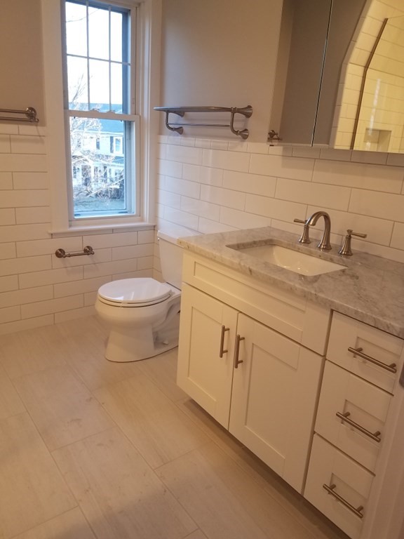 39 Circuit Road Winthrop, MA 02152 - Photo 12 of 20 Gallery Image 12