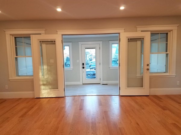 39 Circuit Road Winthrop, MA 02152 - Photo 3 of 20 Gallery Image 3