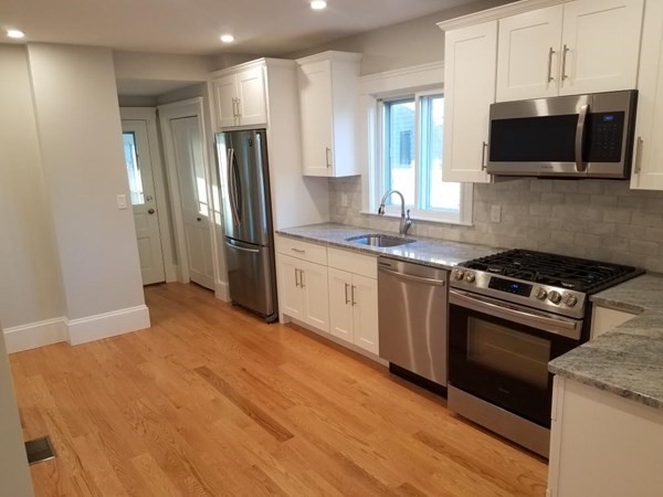 39 Circuit Road Winthrop, MA 02152 - Photo 5 of 20 Gallery Image 5