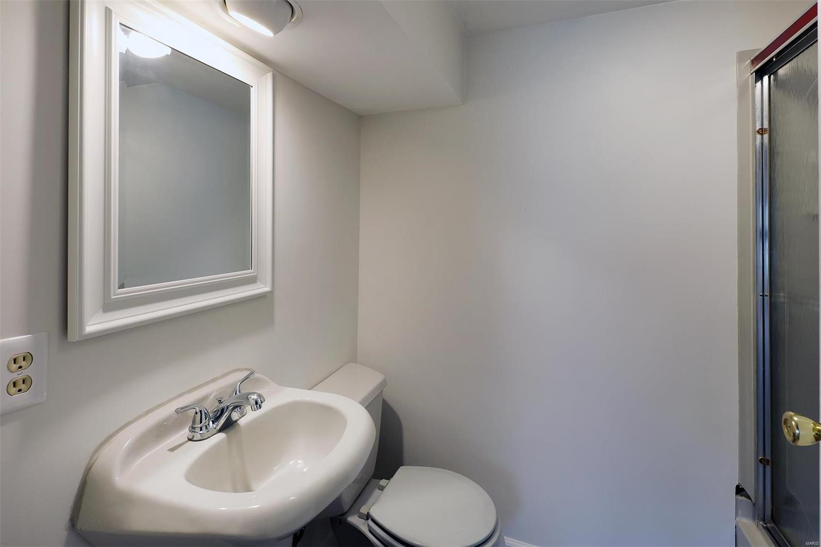 1302 Bridle Road Webster Groves, MO 63119 - Photo 19 of 22 Gallery Image 19