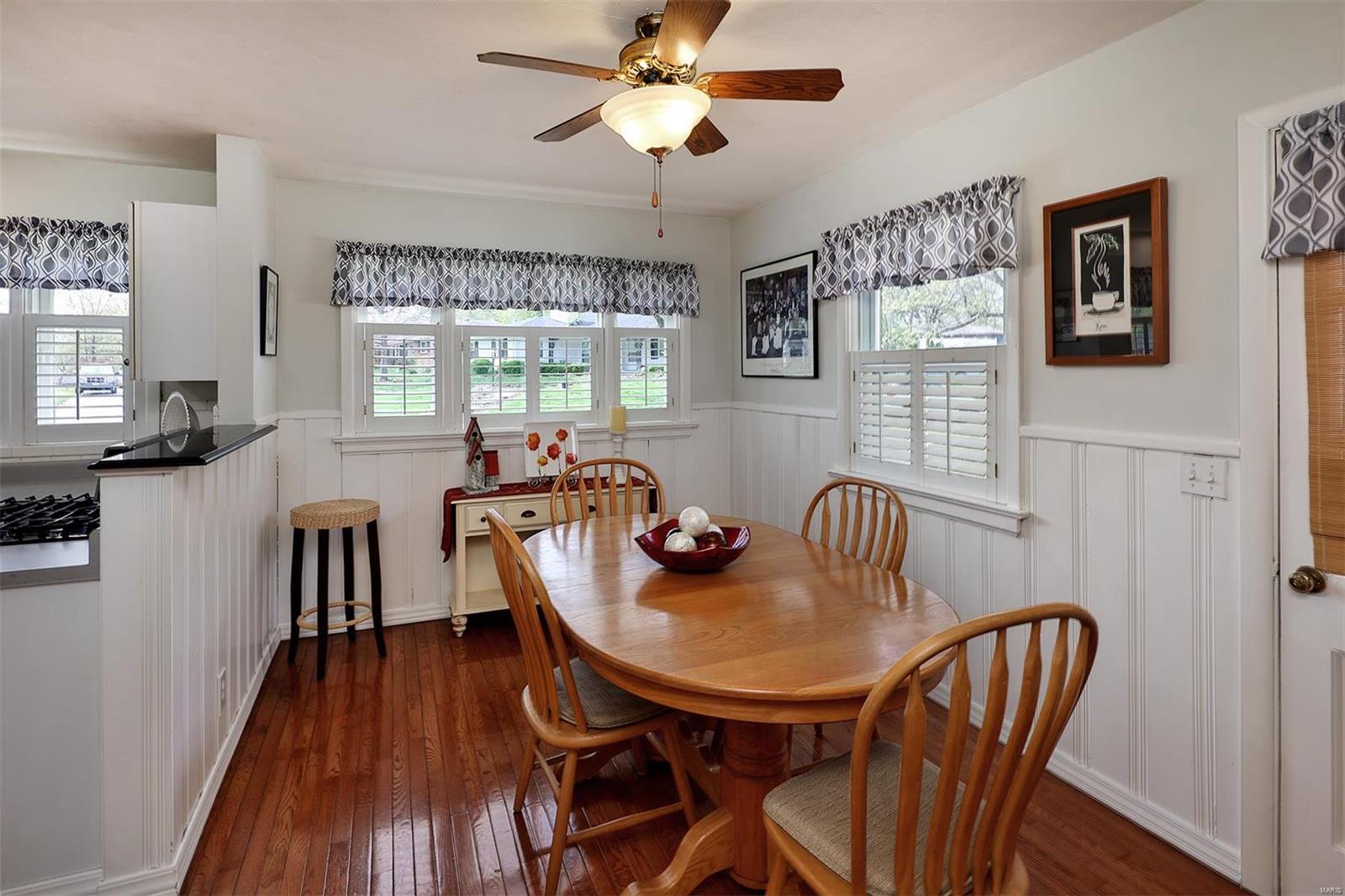 1302 Bridle Road Webster Groves, MO 63119 - Photo 5 of 22 Gallery Image 5