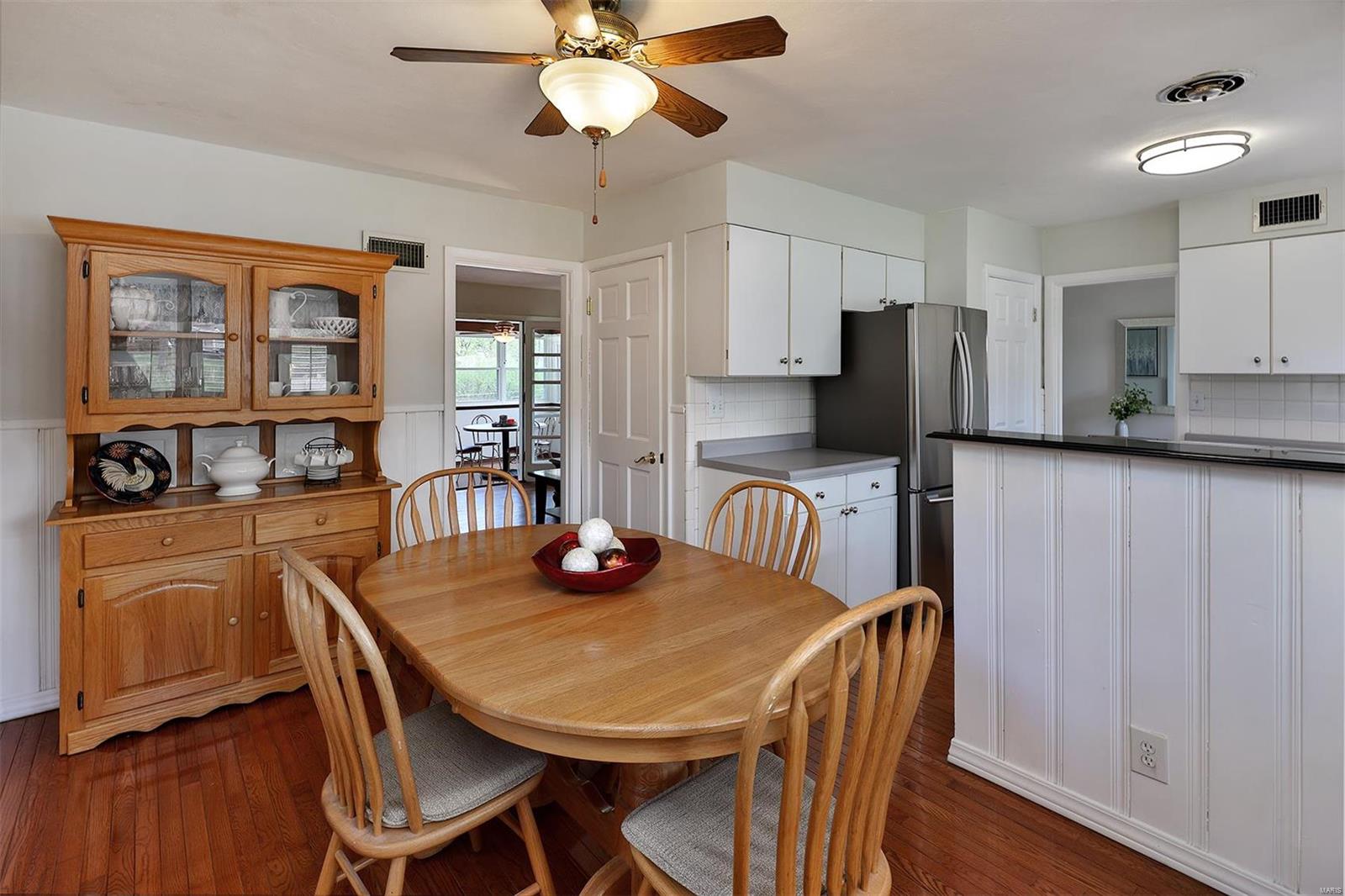 1302 Bridle Road Webster Groves, MO 63119 - Photo 6 of 22 Gallery Image 6