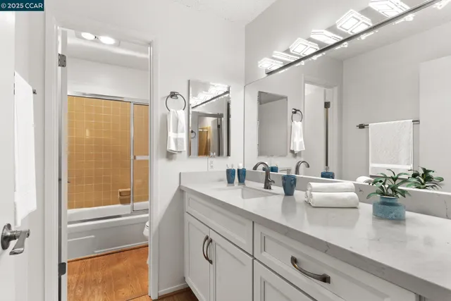 $309,000 | 470 North Civic Drive, Unit 208, Walnut Creek, CA 94596