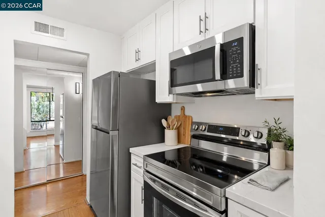 $309,000 | 470 North Civic Drive, Unit 208, Walnut Creek, CA 94596