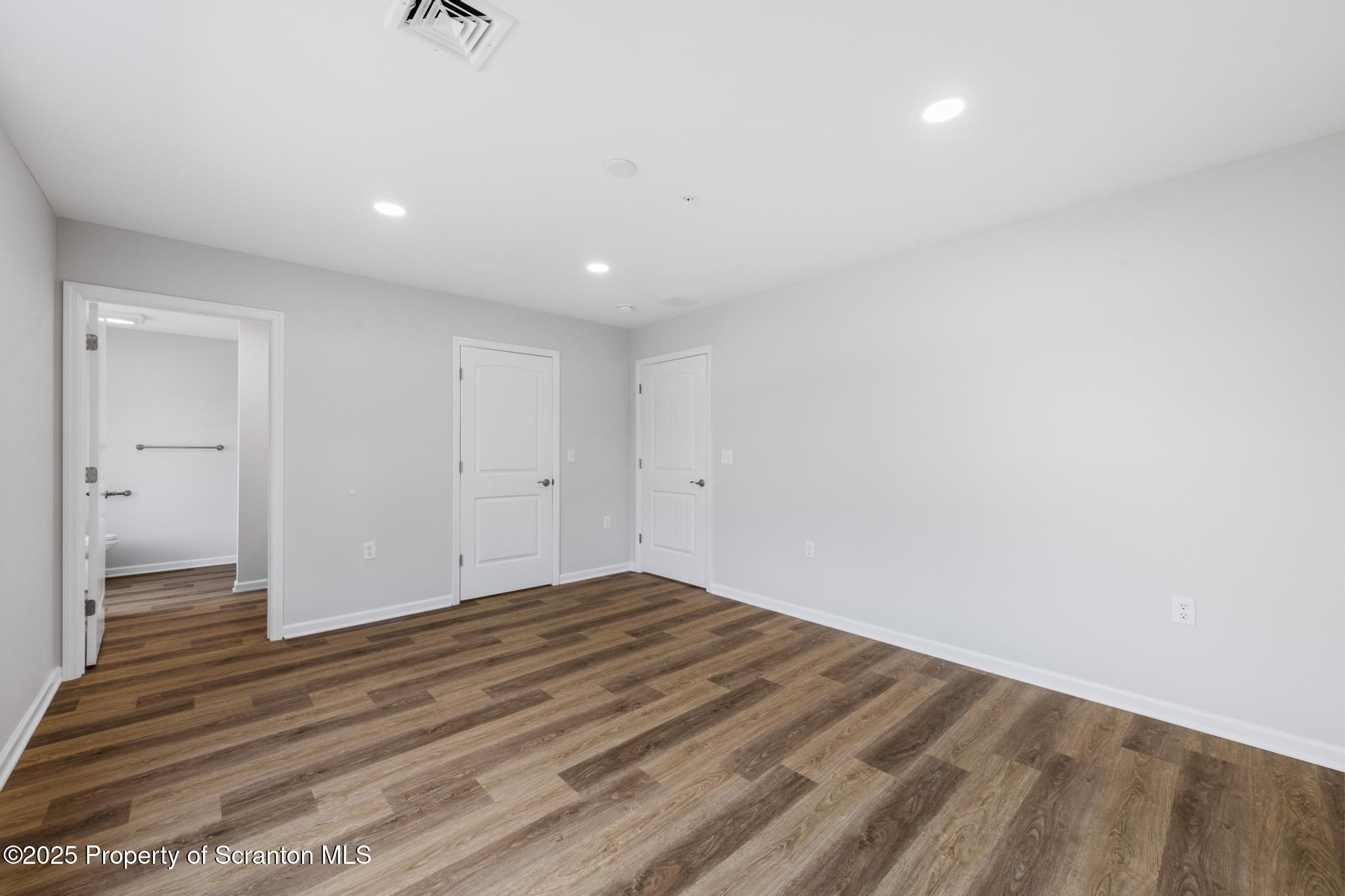 45 Zackery Way Old Forge, PA 18518 - Photo 16 of 26