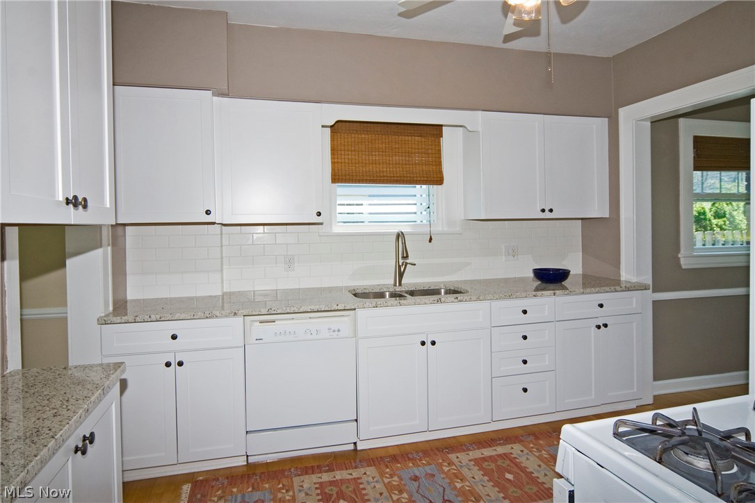 3124 Chadbourne Road Cleveland, OH 44120 - Photo 7 of 25
