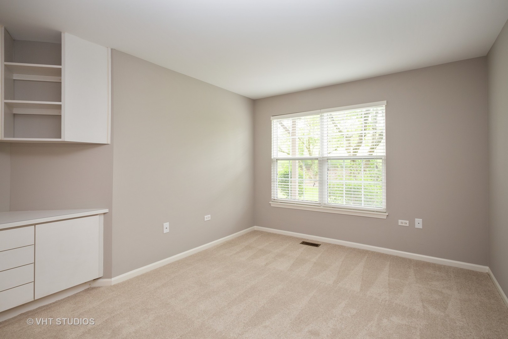 1978 Gary Court, Unit B Schaumburg, IL 60193 - Photo 7 of 11