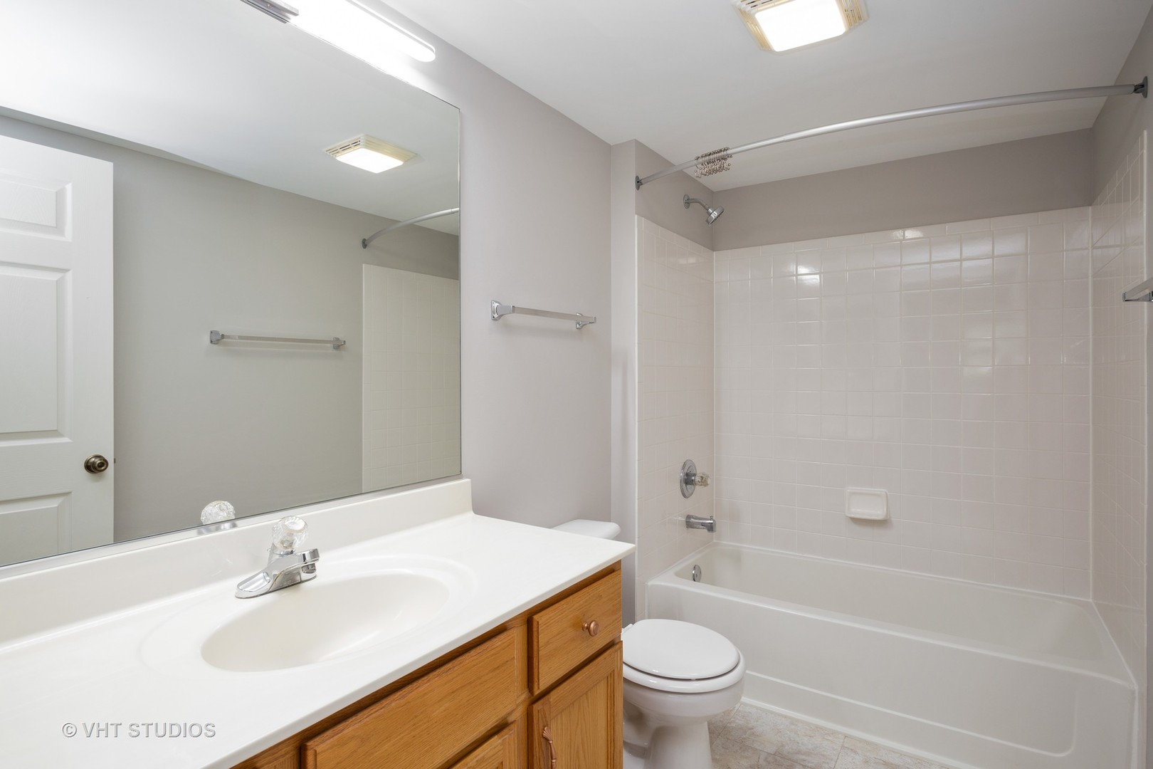 1978 Gary Court, Unit B Schaumburg, IL 60193 - Photo 8 of 11