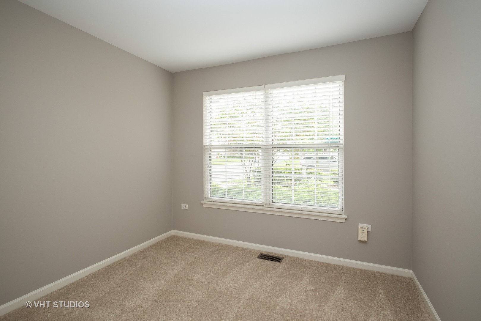 1978 Gary Court, Unit B Schaumburg, IL 60193 - Photo 9 of 11