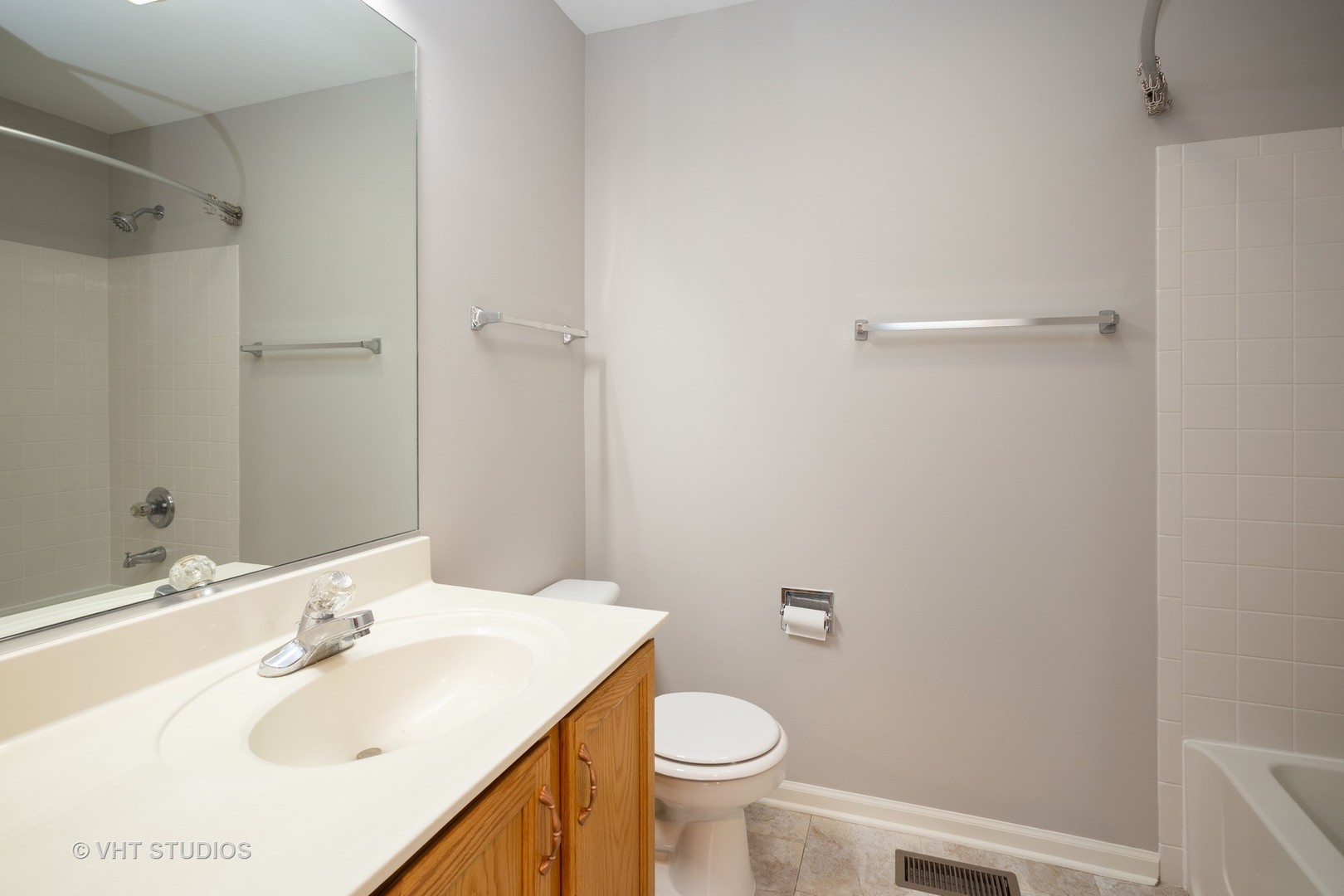 1978 Gary Court, Unit B Schaumburg, IL 60193 - Photo 10 of 11