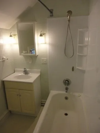 $3,200 | 39 East Bowery Street, Newport, RI 02840