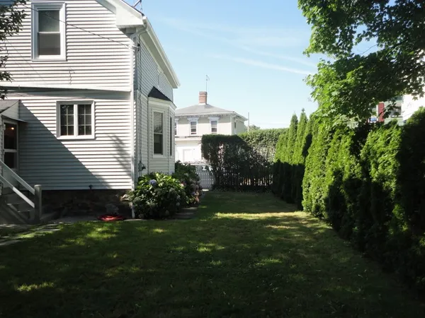 $3,200 | 39 East Bowery Street, Newport, RI 02840