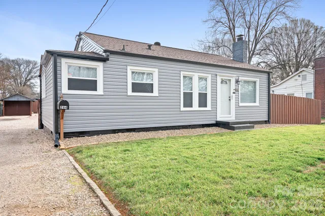 $290,000 | 264 East McNeely Avenue, Mooresville, NC 28115