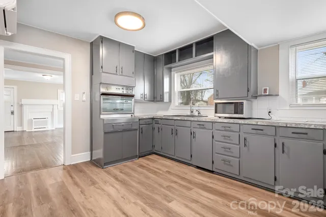 $290,000 | 264 East McNeely Avenue, Mooresville, NC 28115