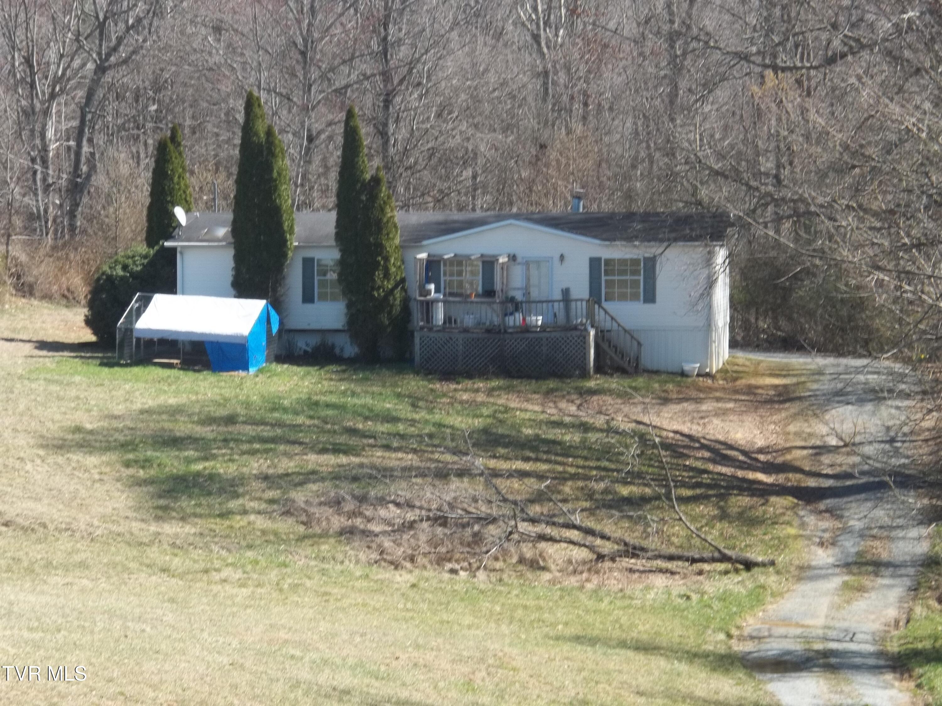 201 Ridgecrest Road Jonesborough, TN 37659 - Photo 3 of 26 100_0927