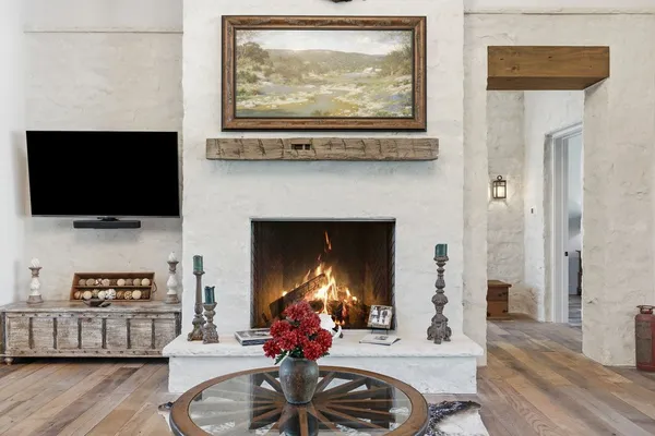 $2,899,000 | 1660 Windmill Run, Wimberley, TX 78676
