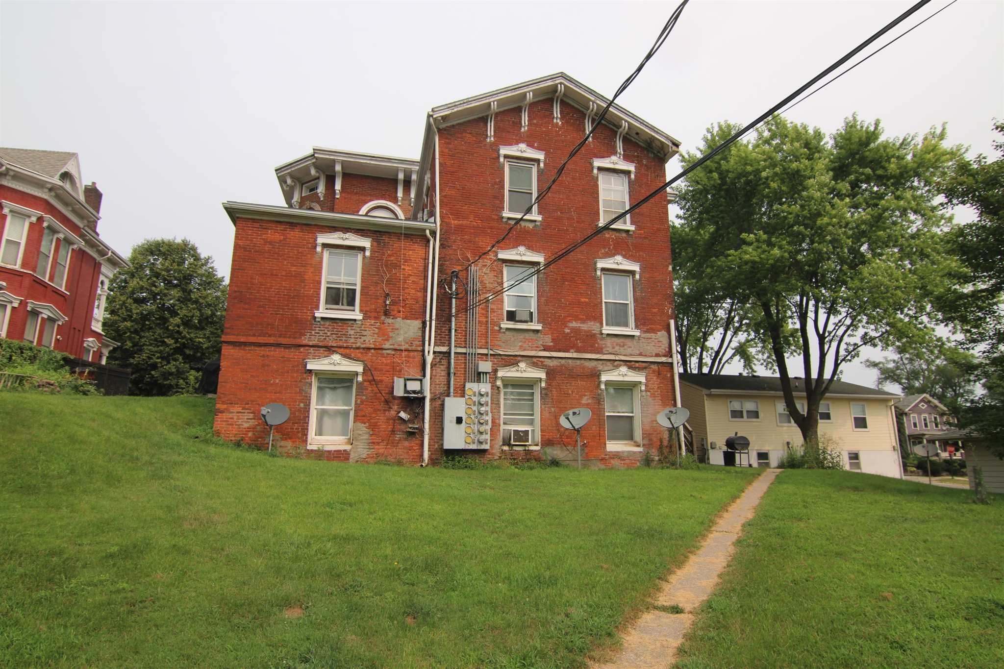 306 West 3rd Street Muscatine, IA 52761 - Photo 8 of 9 Gallery Image 8
